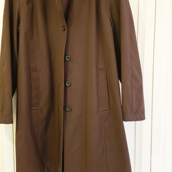 Ladies brown lightweight coat . Raincoat . - Picture 2 of 5